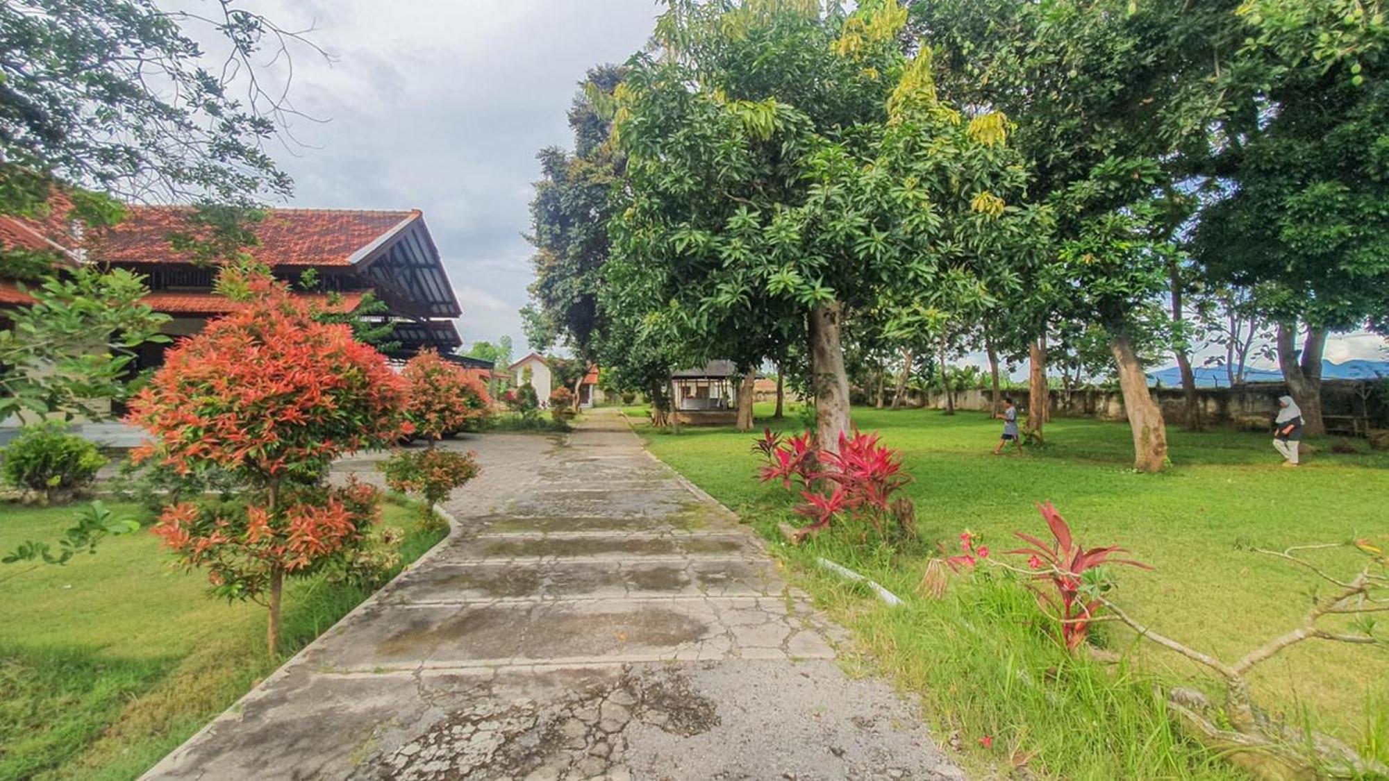 Villa Pakis Residence Banyuwangi بانيووانجى المظهر الخارجي الصورة